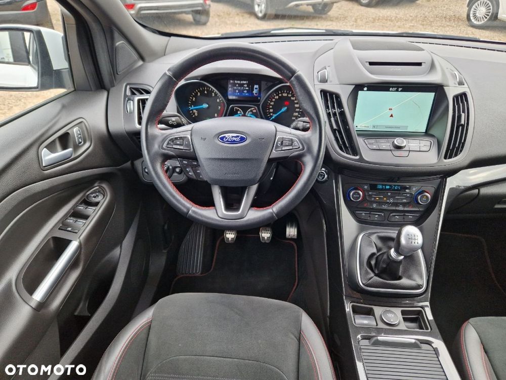 Ford Kuga 1.5 EcoBoost 2x4 ST-Line - 16