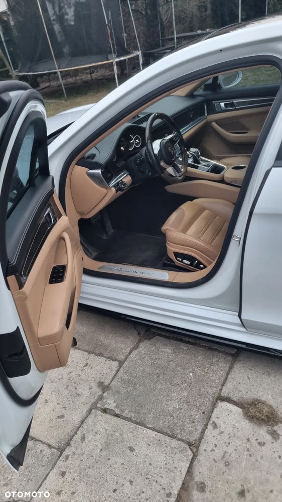 Porsche Panamera 4 - 5