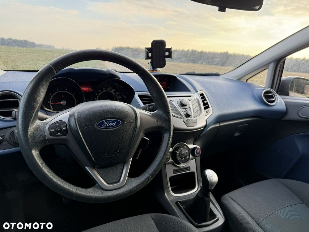 Ford Fiesta - 32