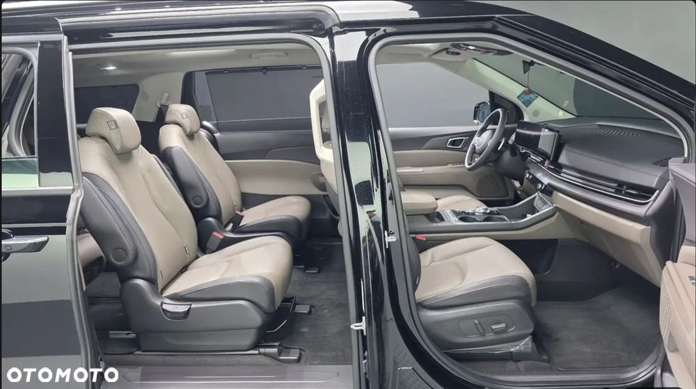 Kia Carnival - 7