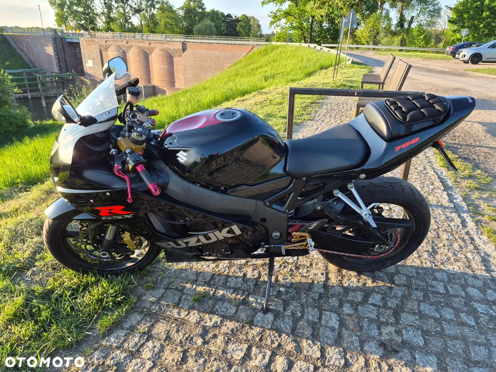 Suzuki GSX-R - 7