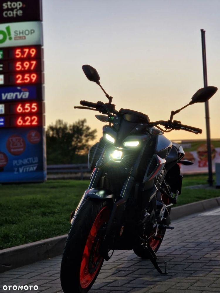 Yamaha MT - 2