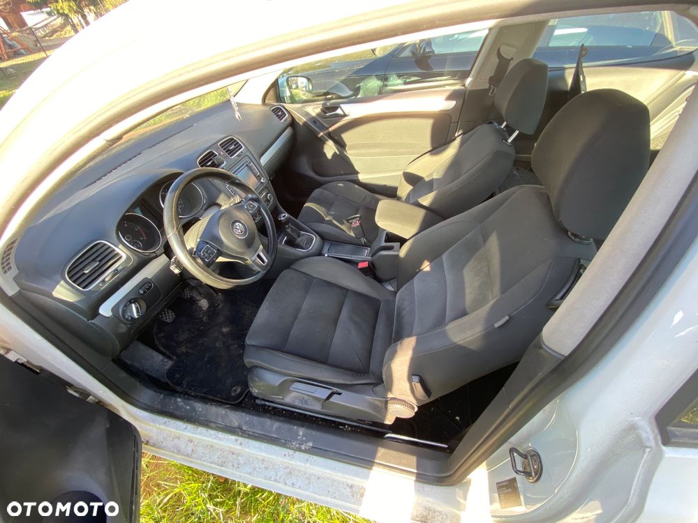 Volkswagen Golf 1.6 TDI Highline - 11