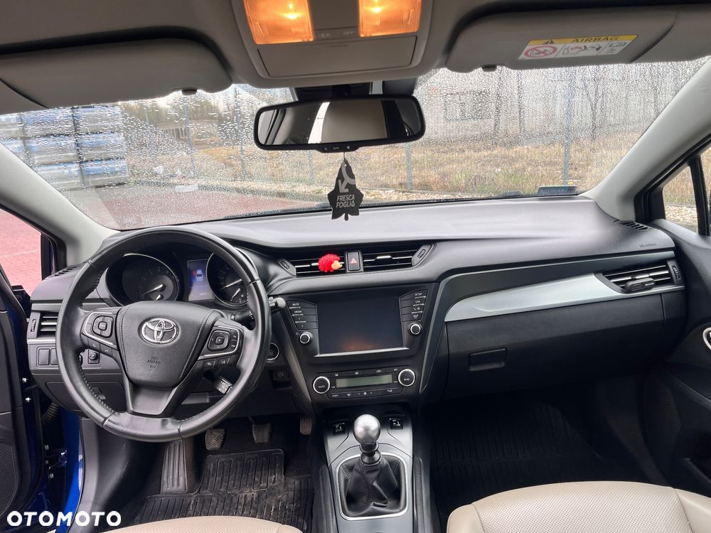 Toyota Avensis 1.8 Selection - 9