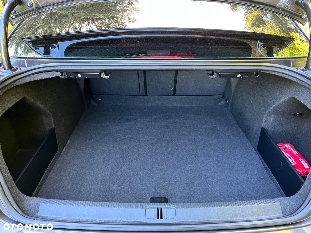 Volkswagen Passat - 28