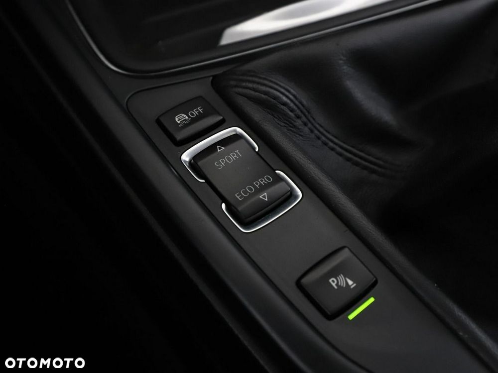 BMW Seria 3 318d - 27
