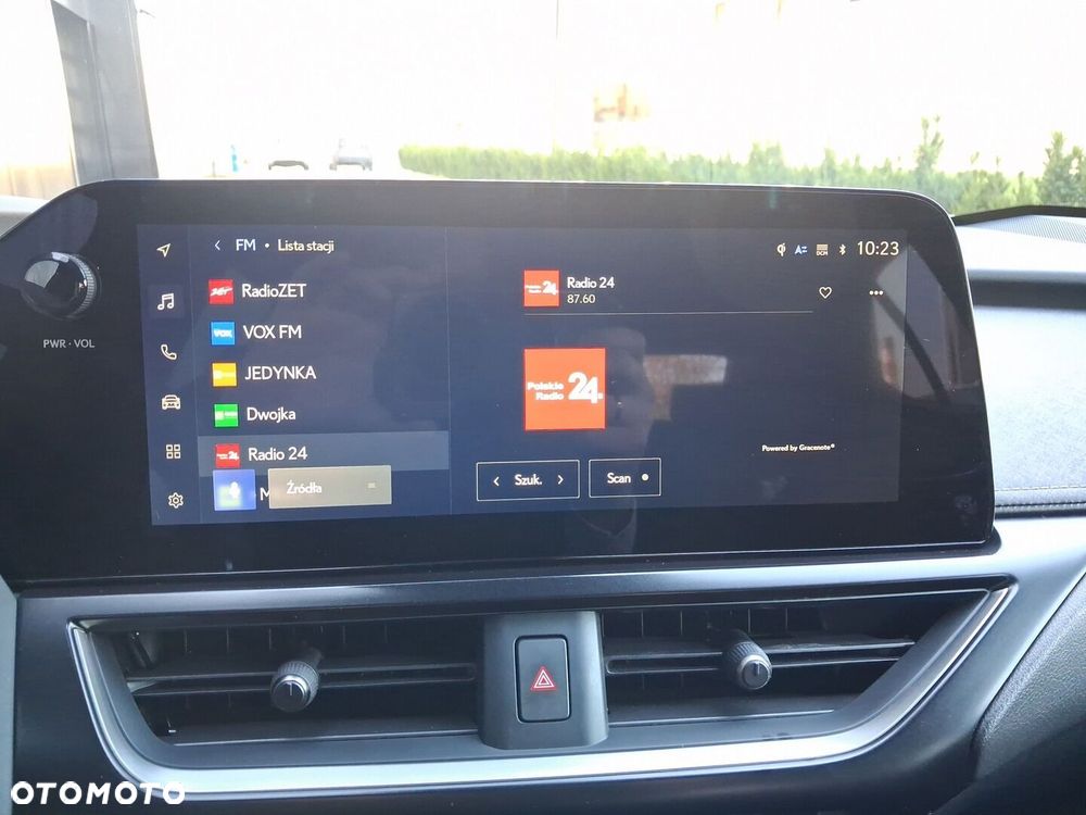 Lexus UX 300h F Sport Design - 15