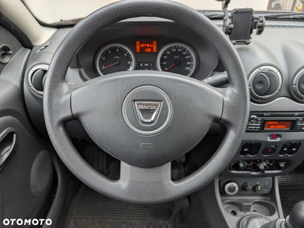 Dacia Duster 1.6 Laureate 4x4 - 29