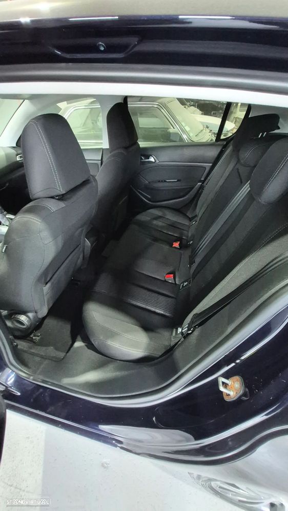 Peugeot 308 BlueHDi FAP 120 EAT6 Stop & Start Allure - 4