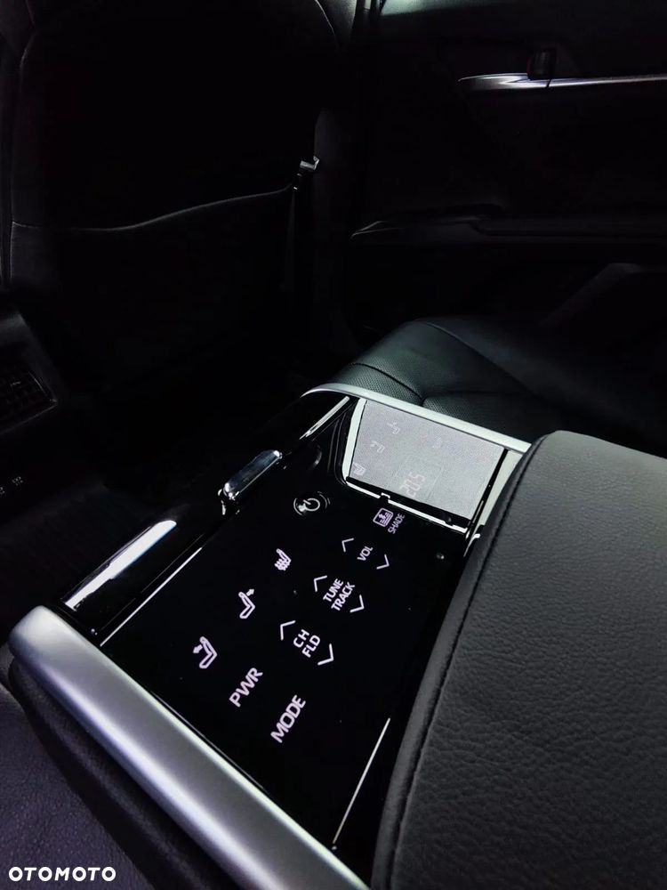 Toyota Camry 2.5 Hybrid Executive CVT - 7