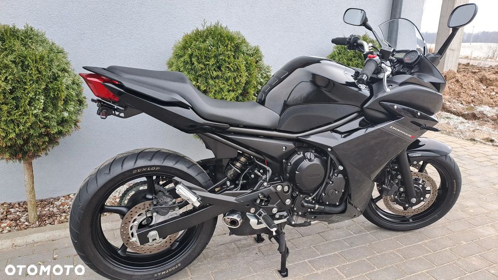 Yamaha XJ - 4