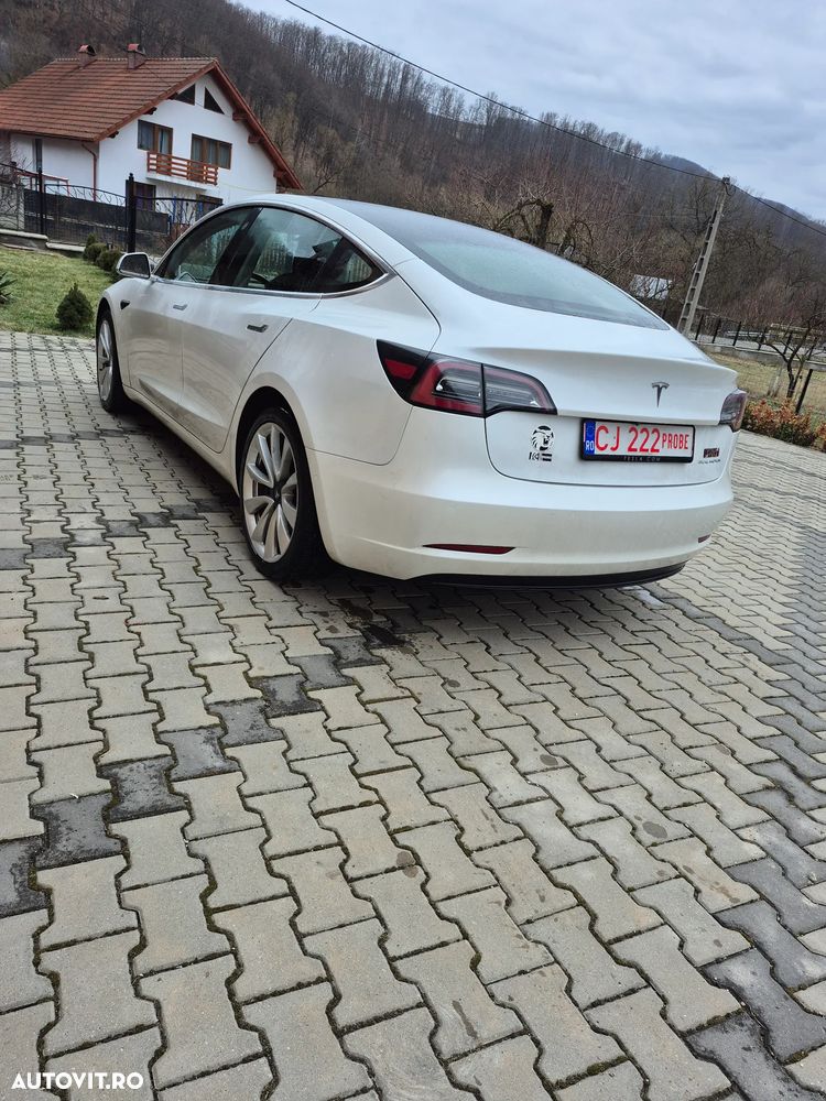 Tesla Model 3 - 3