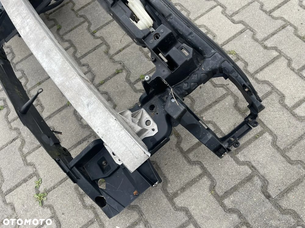 Audi A2 pas przedni, belka zderzaka, obudowa filtra. - 2