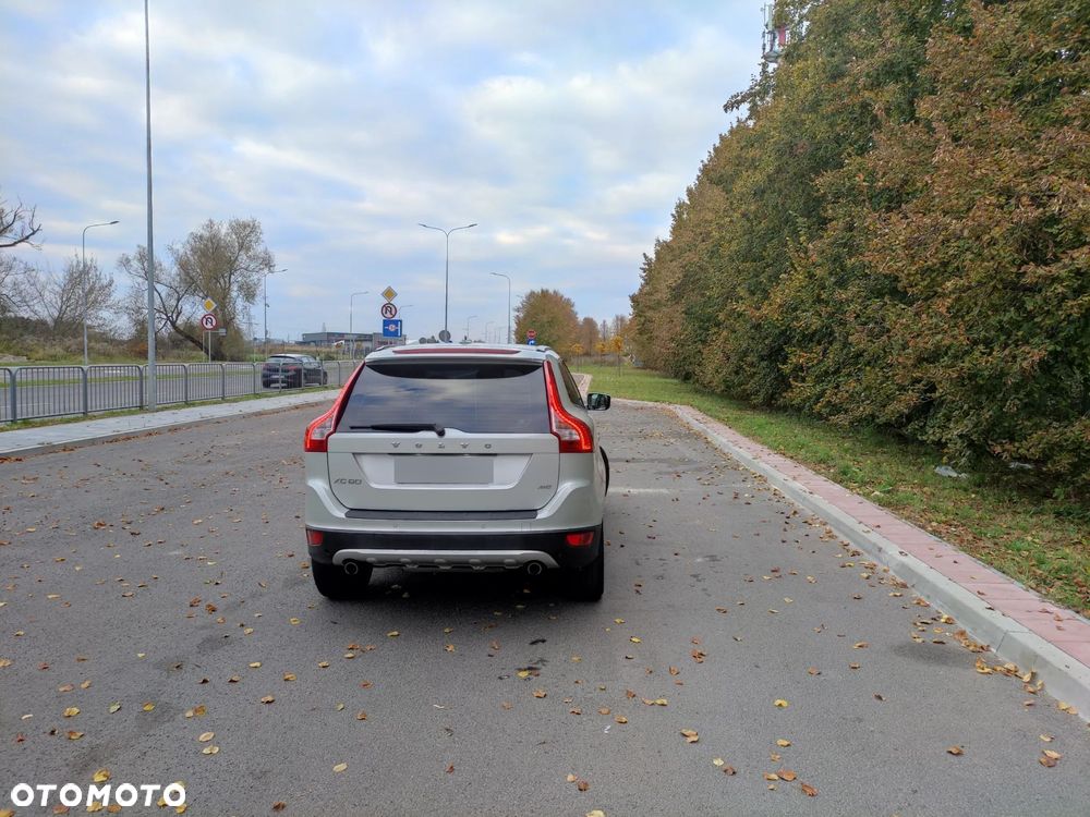 Volvo XC 60 D5 AWD - 12