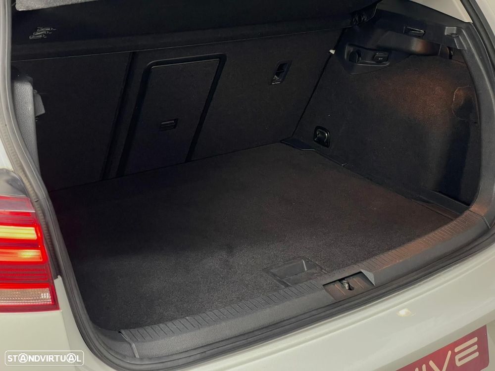 VW Golf 1.0 TSI Confortline DSG - 25