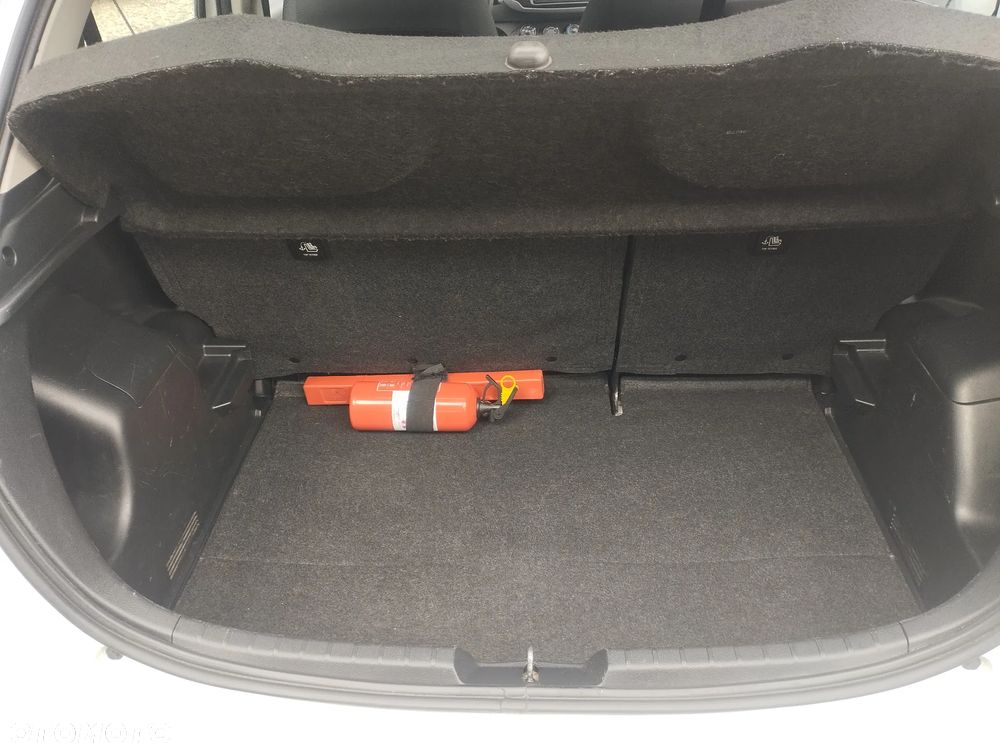 Toyota Yaris 1.0 Active EU6 - 17