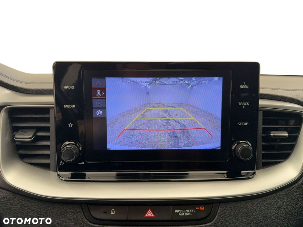 Kia Ceed - 21