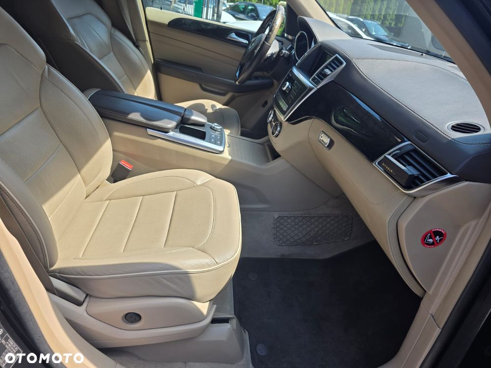 Mercedes-Benz ML 350 BlueTEC 4-Matic - 23