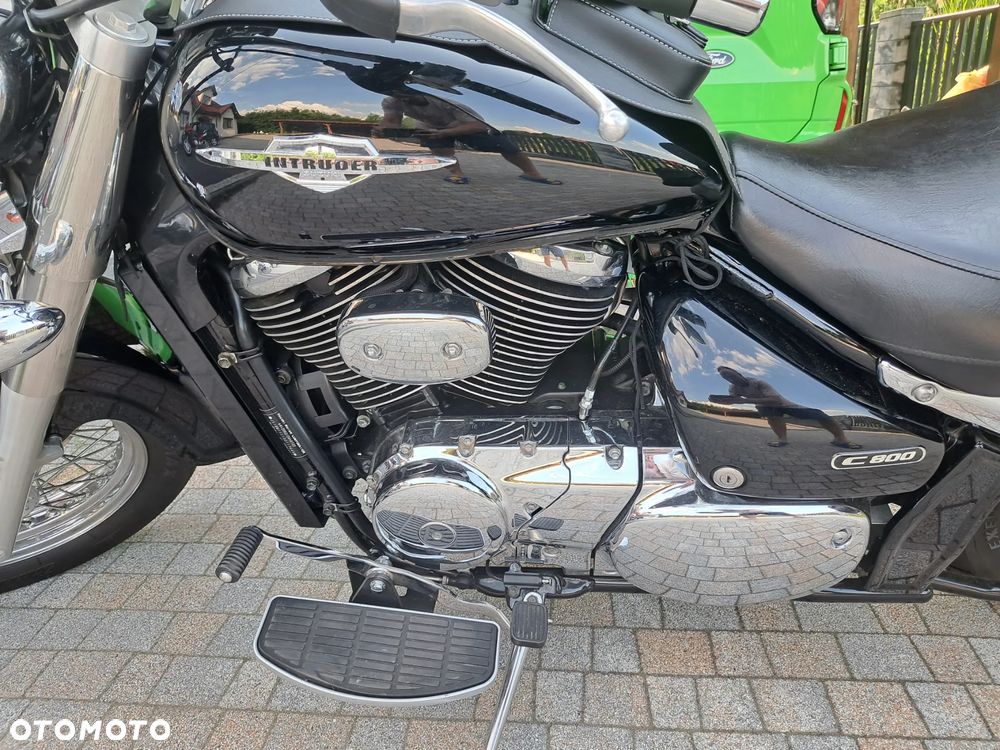 Suzuki Intruder - 13