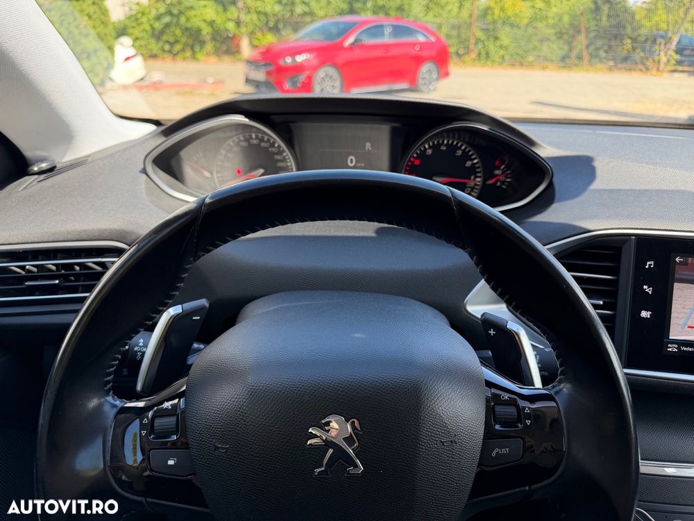 Peugeot 308 1.2 L PureTech Turbo S&S EAT8 Active Pack - 12
