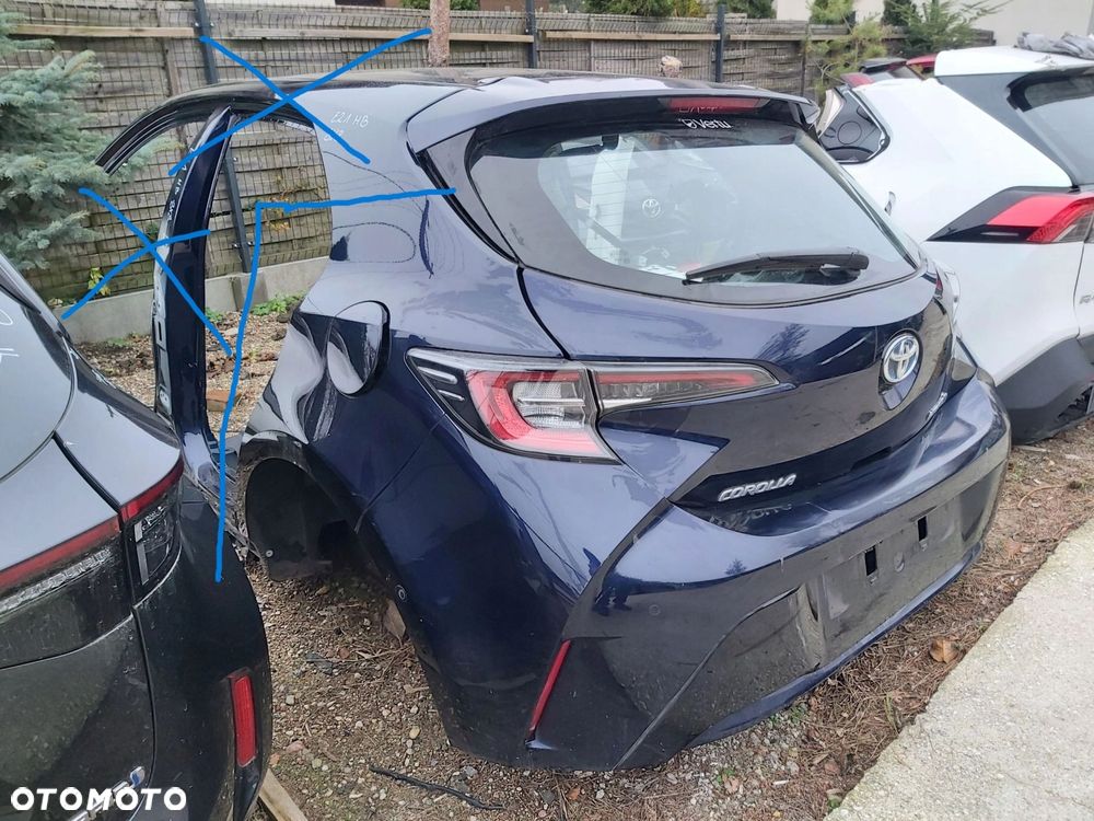 TOYOTA Corolla E21 klapa zderzak lampa tył błotnik wanna ćwiartka HB - 2
