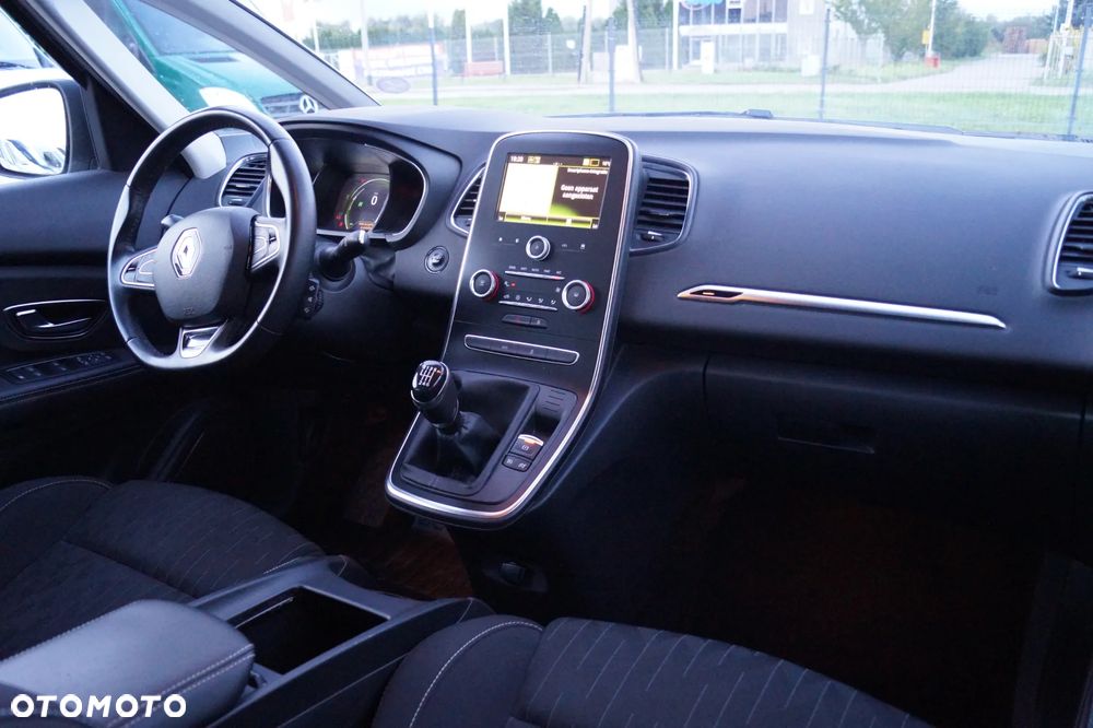 Renault Grand Scenic - 26