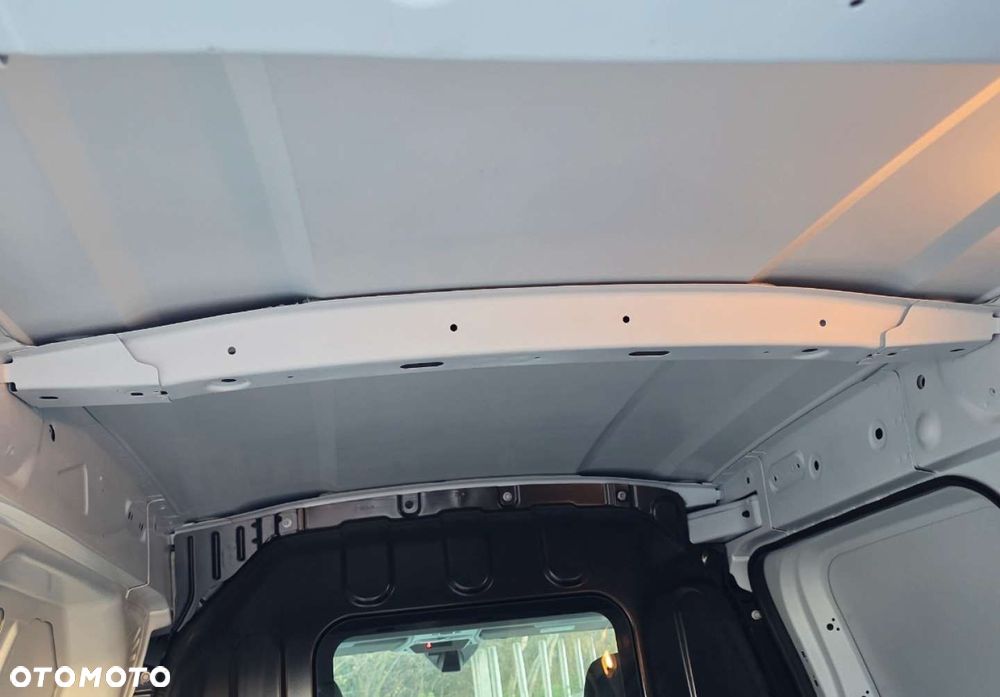 Renault Express Van - 32