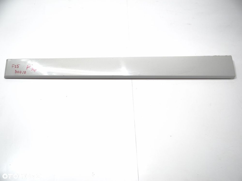 LISTWA DRZWI PRAWY PRZÓD BMW X3 F25 M PAKIET 8050448 300/0