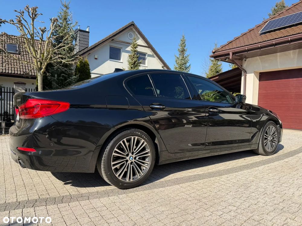 BMW Seria 5 530i xDrive Sport Line - 3
