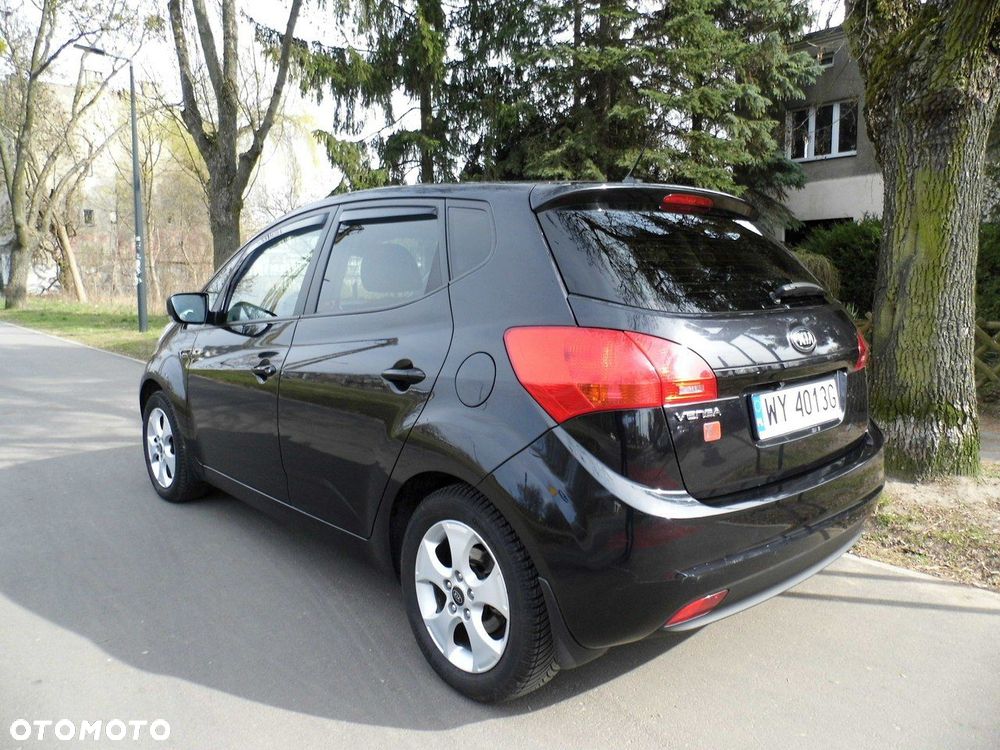 Kia Venga - 5