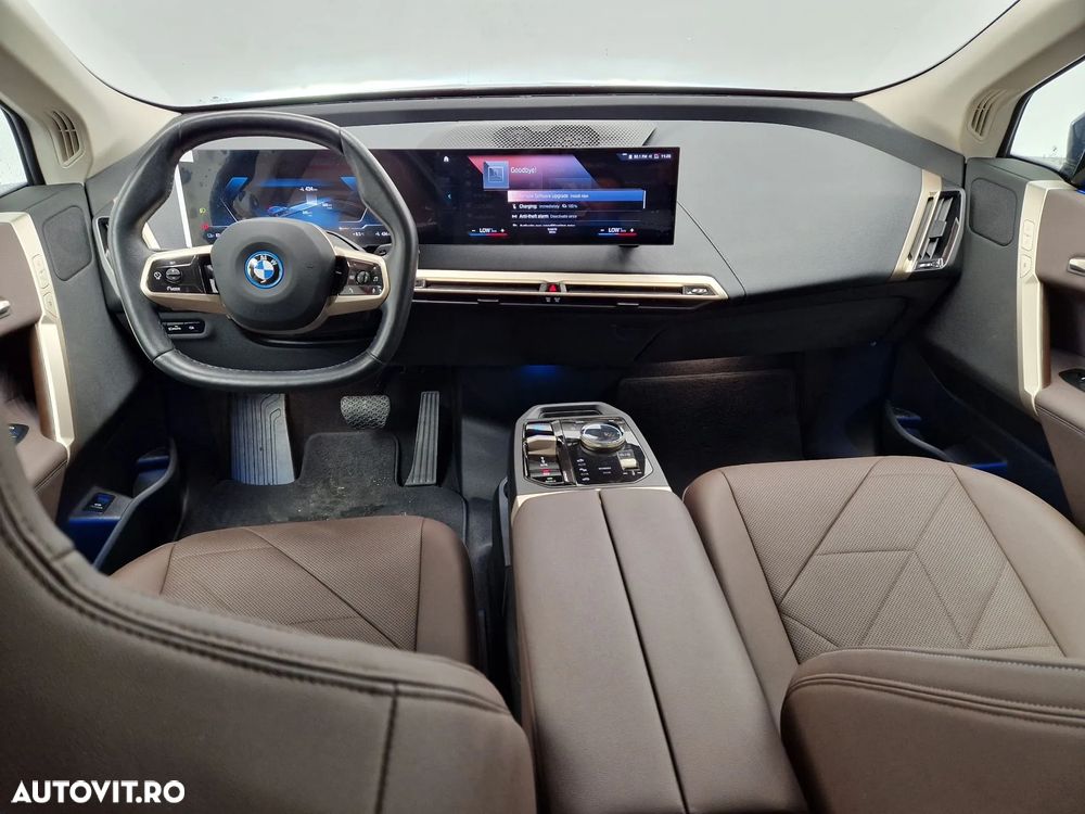 BMW iX xDrive50 - 5