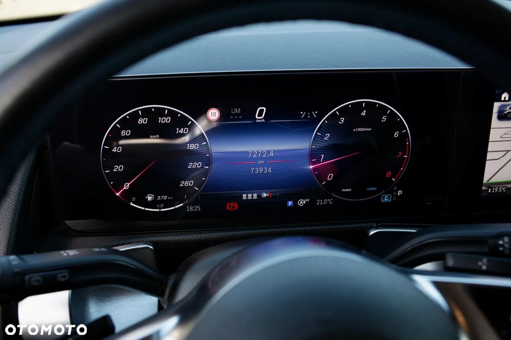 Mercedes-Benz GLB 200 7G-DCT - 15