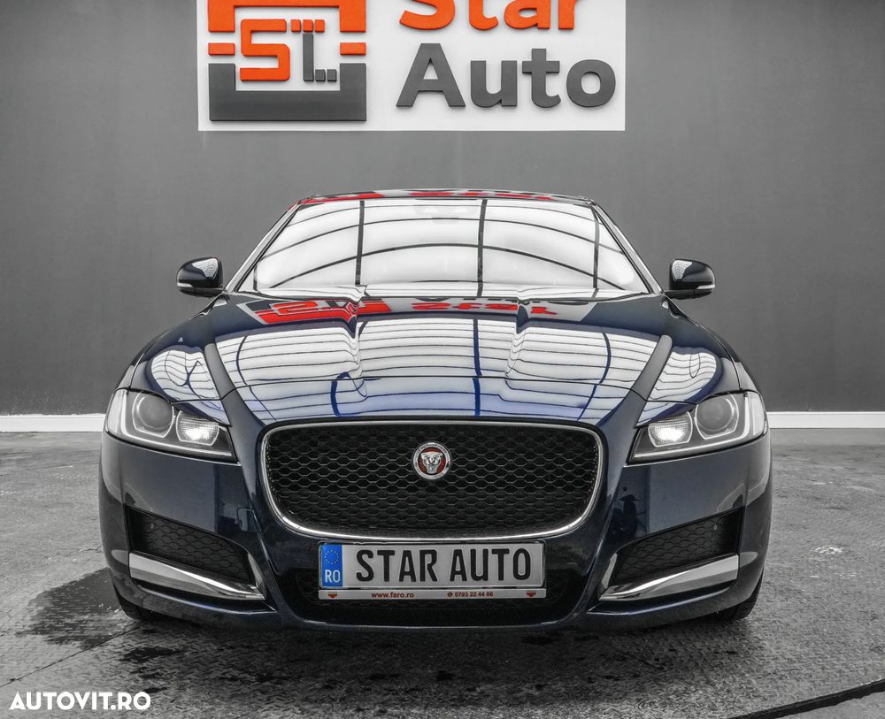 Jaguar XF 20d RWD E-Performance Pure - 2
