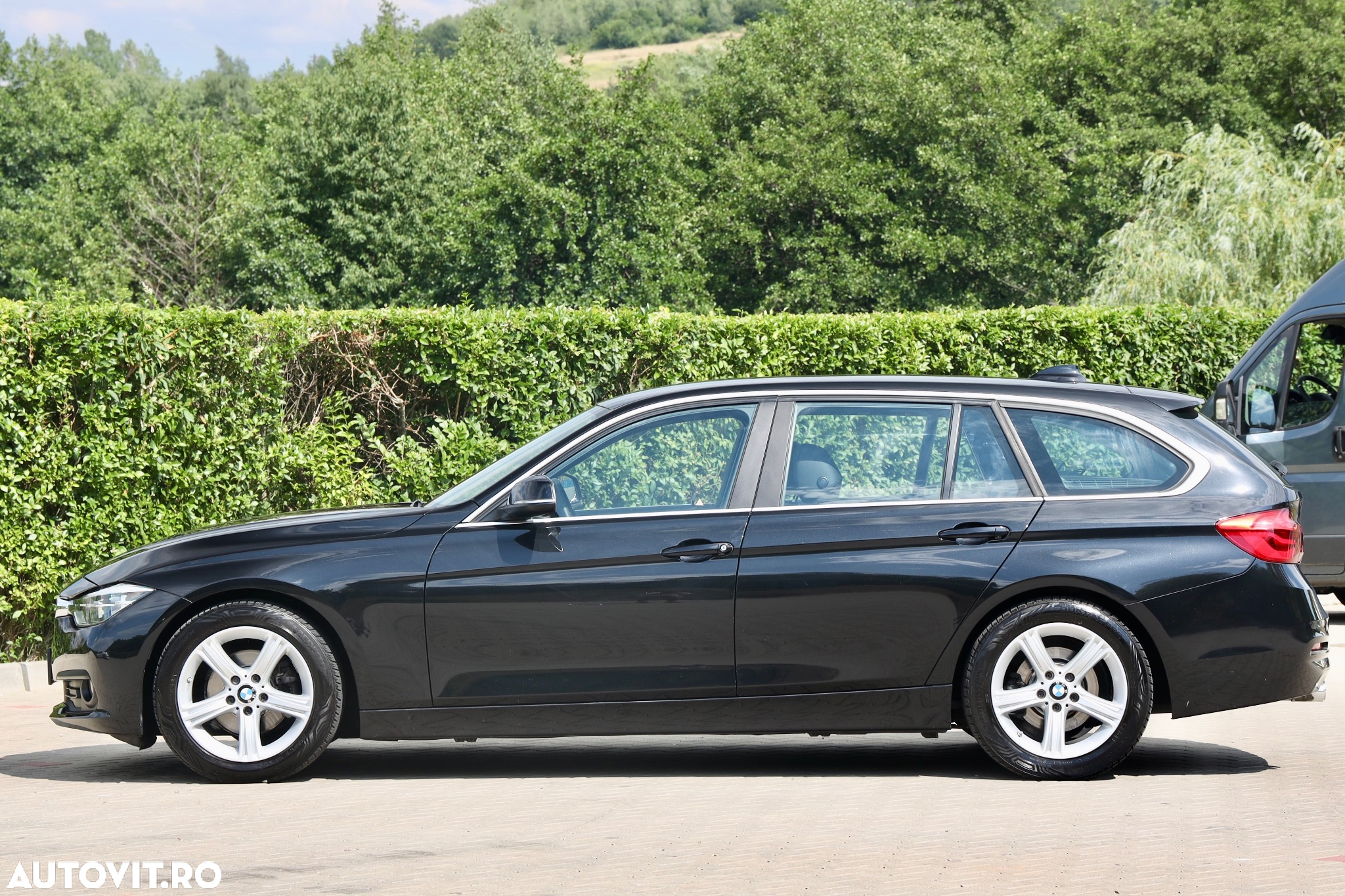BMW Seria 3 320d Efficient Dynamic Edition Aut. - 40