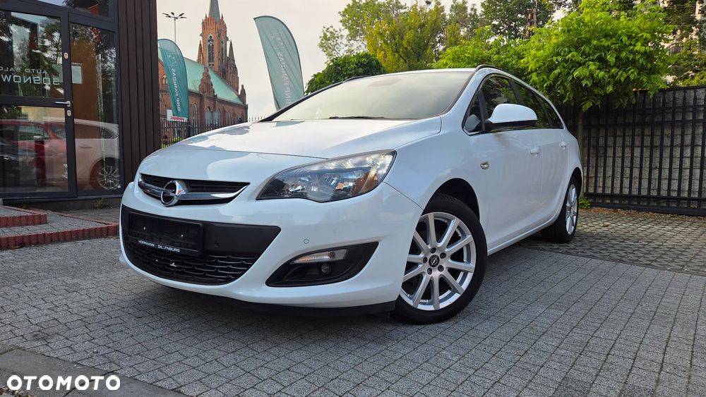 Opel Astra 1.4 Turbo Exklusiv - 1