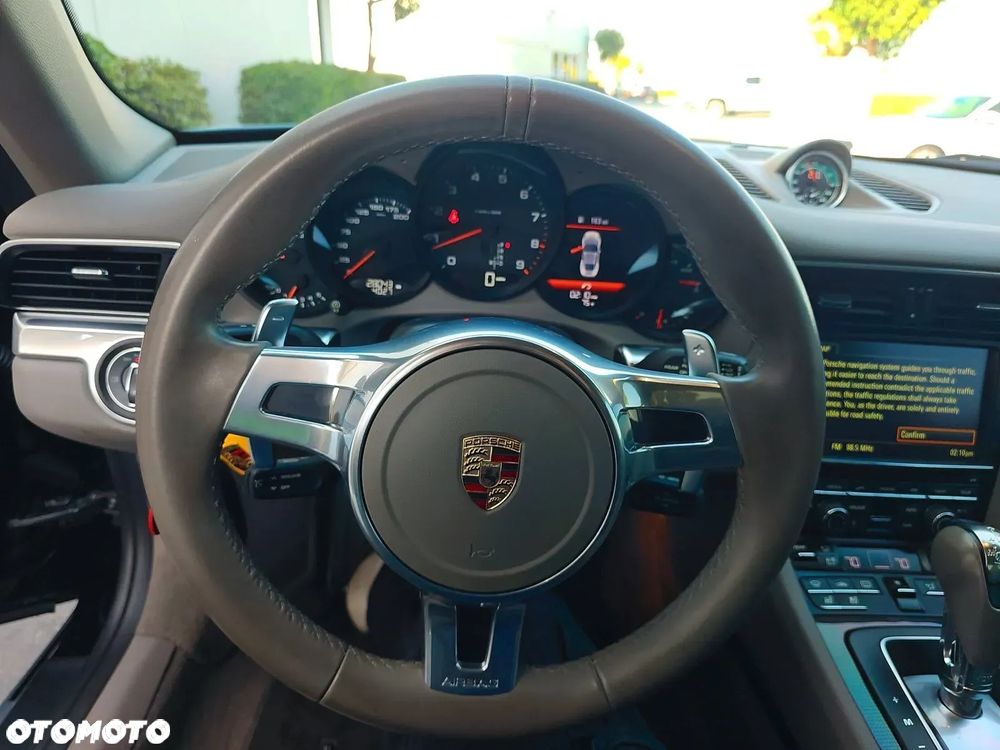 Porsche 911 Carrera 4S PDK - 8