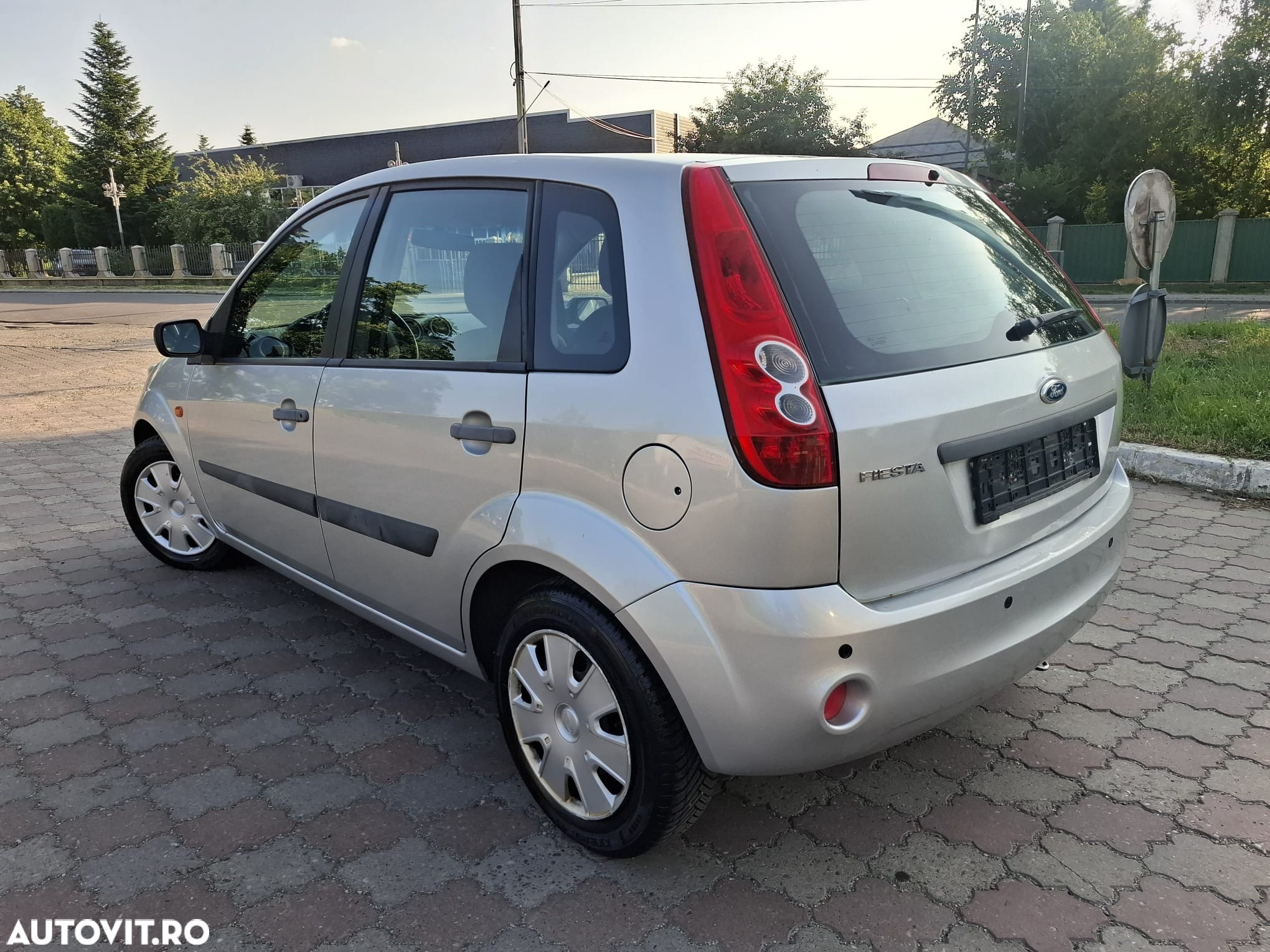 Ford Fiesta 1.4i Trend - 4
