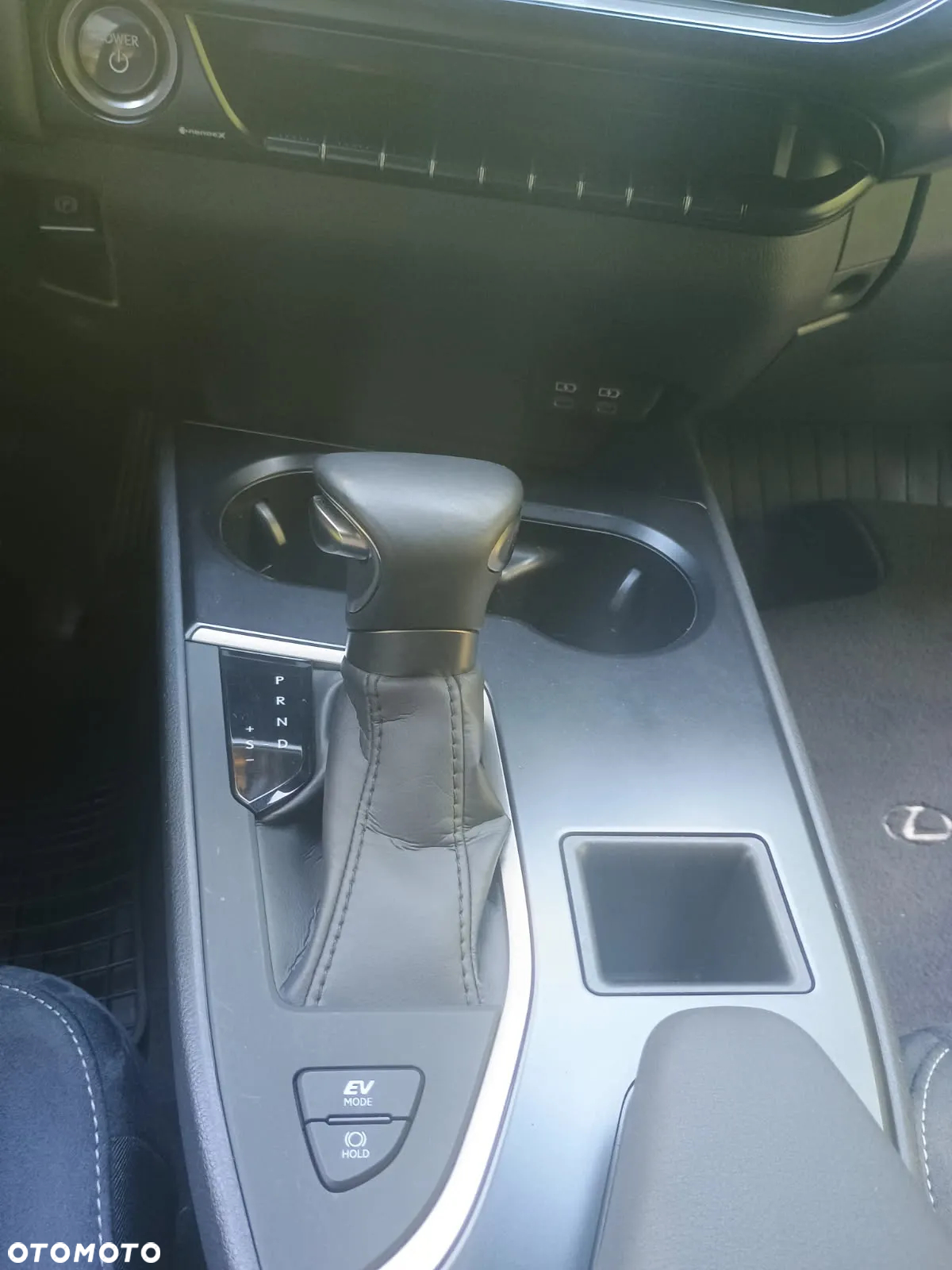 Lexus UX 250h GPF Business 2WD - 39