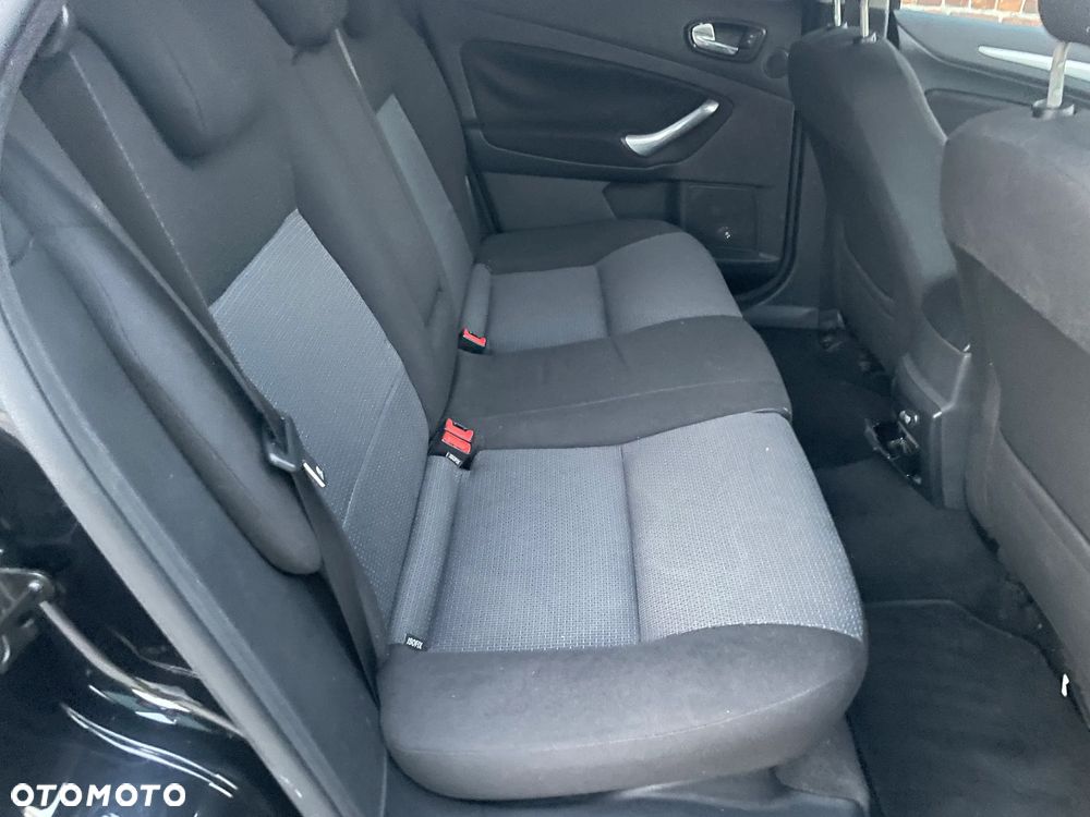 Ford Mondeo 1.6 Ghia - 14