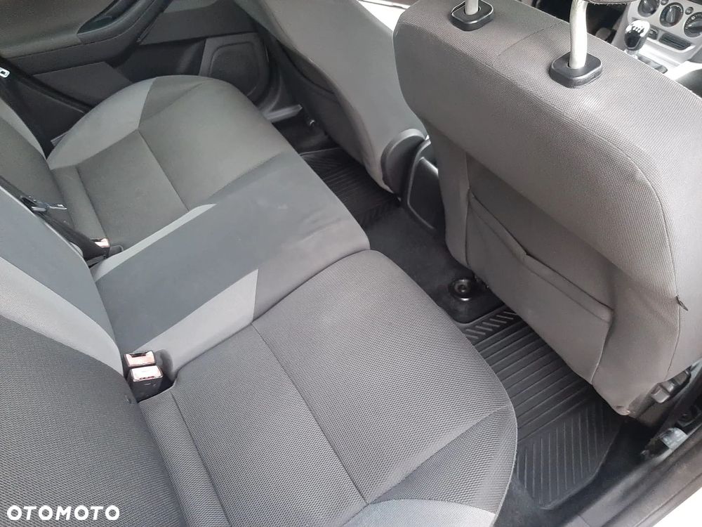 Ford Focus 1.6 TDCi Edition - 6