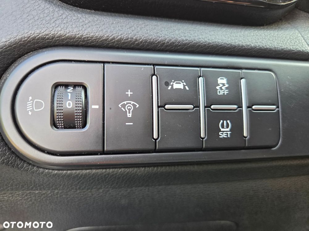 Kia Ceed 1.6 CRDi Eco-Dynamics+ (48V Mild-Hybrid) Platinum Edition - 29
