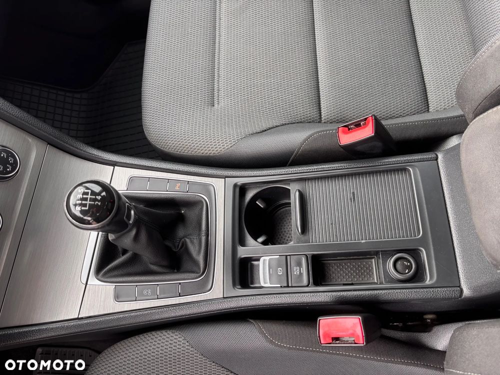 Volkswagen Golf Variant 1.6 TDI DPF Trendline - 18