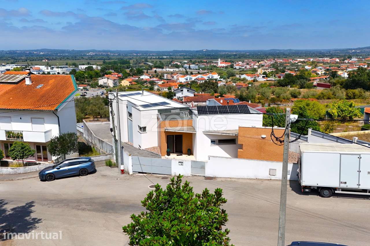 Moradia Moderna em Taveiro, Coimbra com Vistas Desafogadas - Grande imagem: 2/60