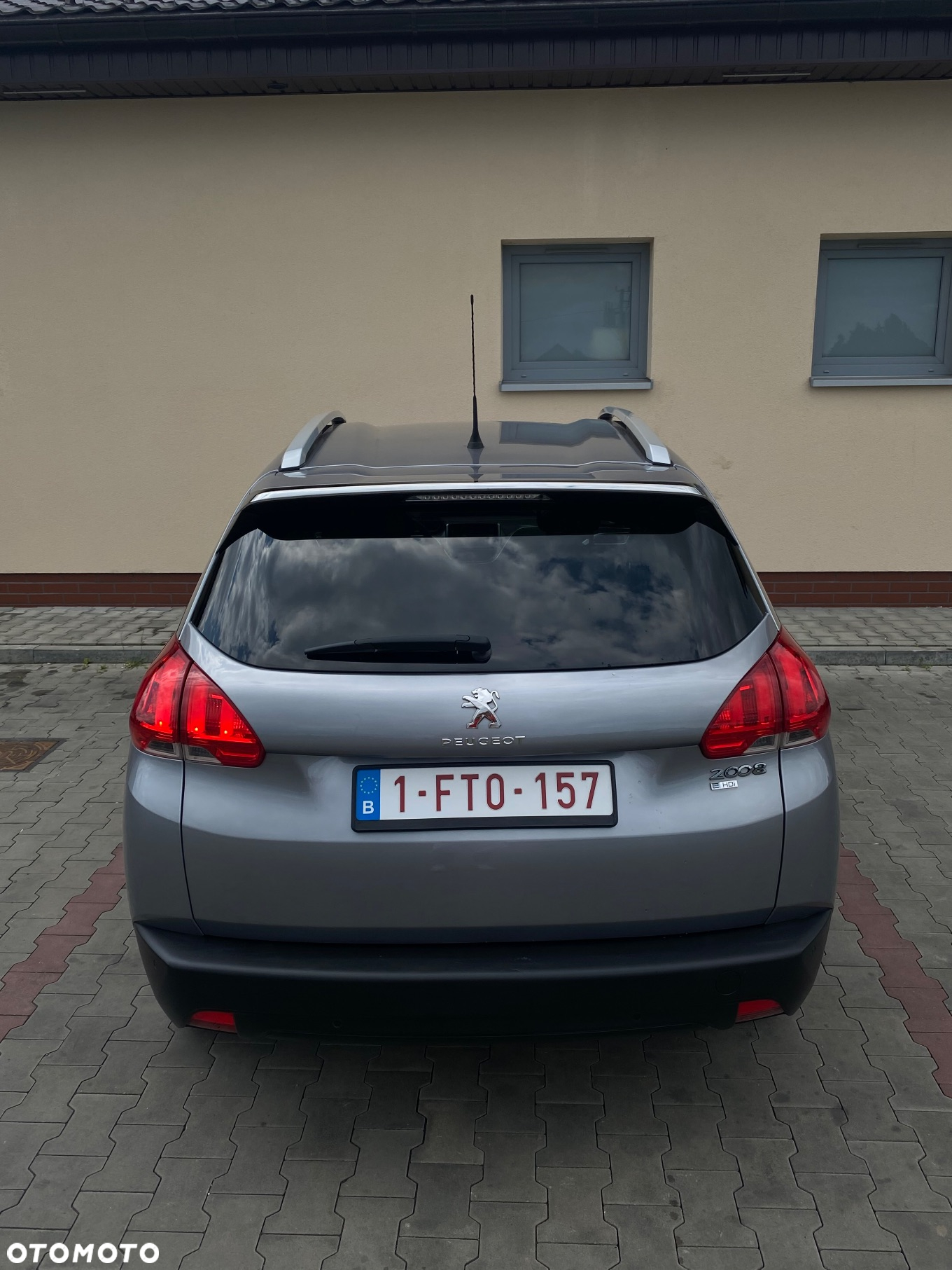 Peugeot 2008 - 8