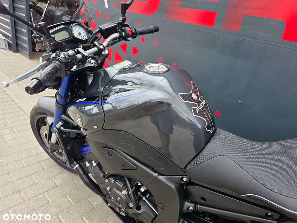 Yamaha FZ8 - 11