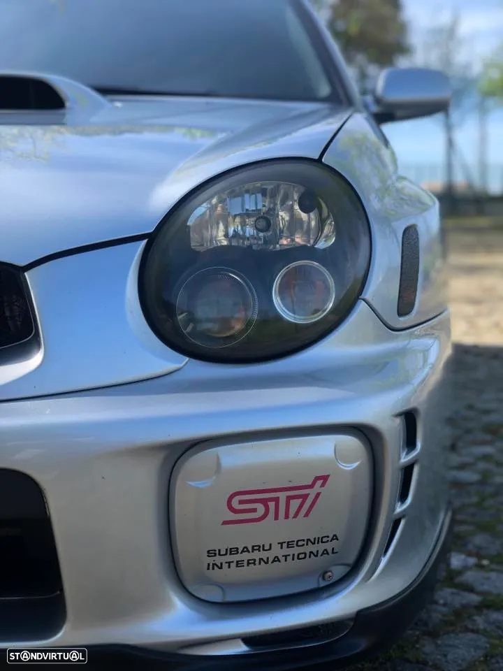 Subaru Impreza Sedan 2.0 WRX STi - 29