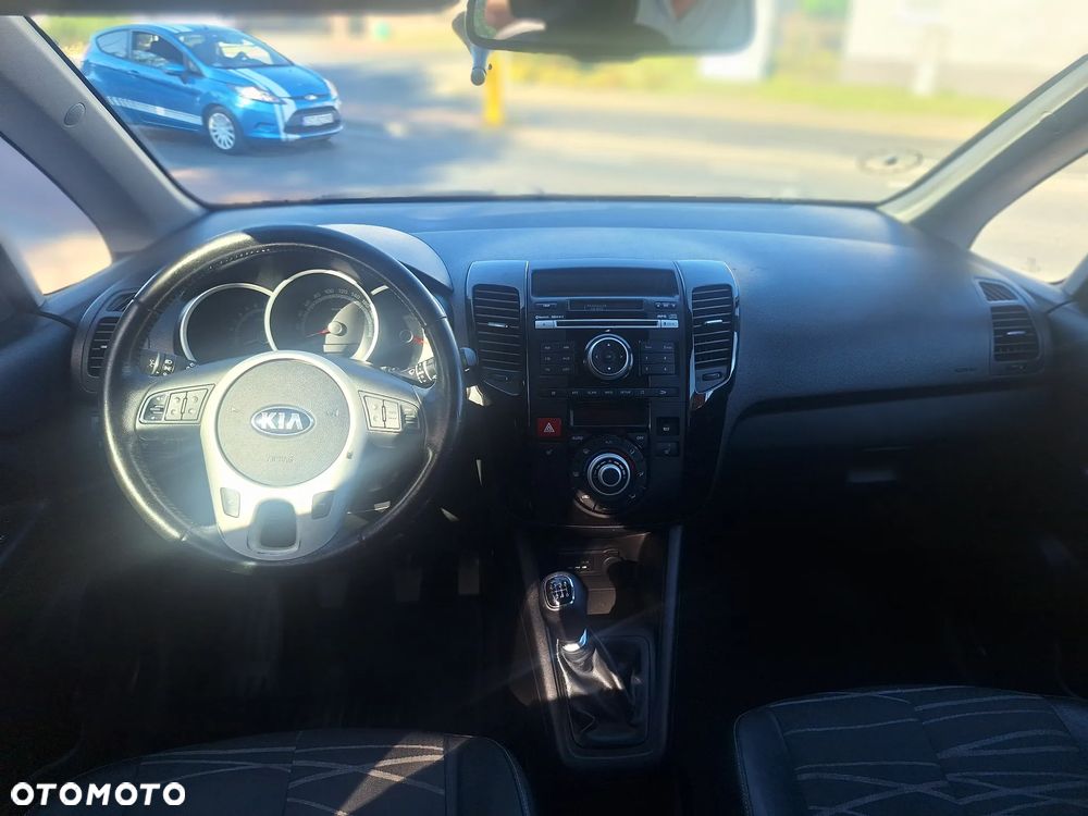 Kia Venga - 16