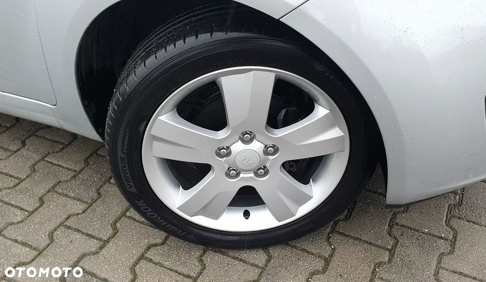 Kia Venga - 5