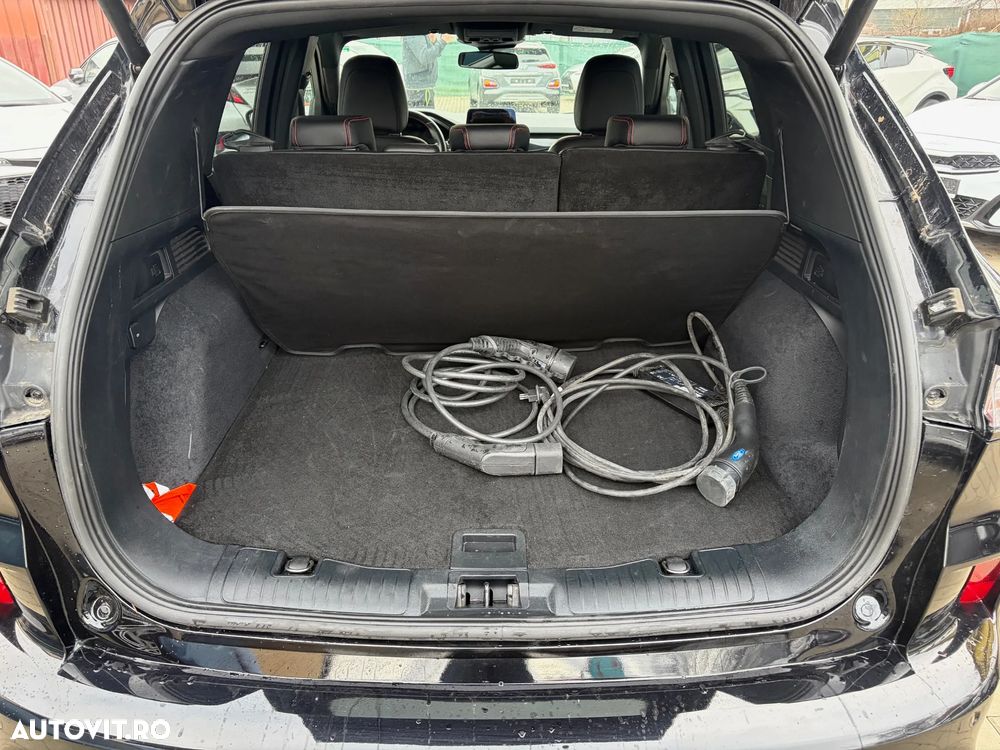 Ford Kuga 2.5 Duratec PHEV ST-LINE - 25