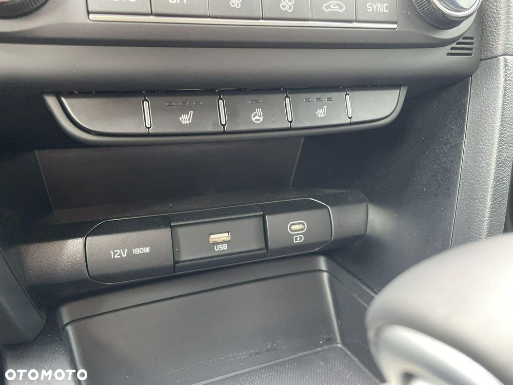 Kia XCeed - 25